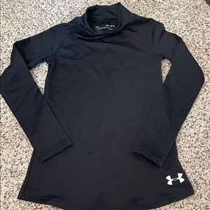 Under Armour fitted coldgear youth medium